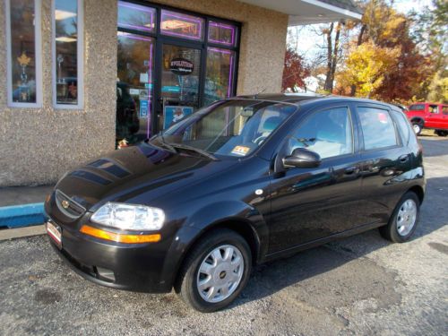 2005 chevrolet aveo lt hatchback 4-door 1.6l 30 mpg commuter only 32k miles nj