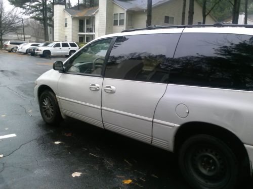 1999 chrysler town &amp; country (no reserve)