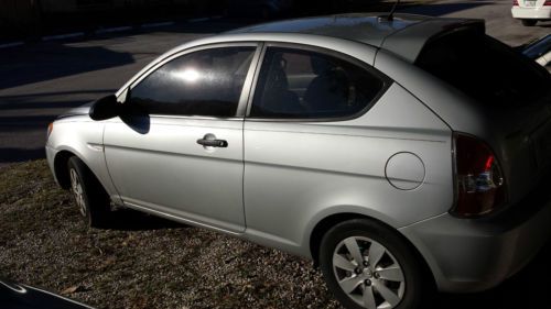2008 hyundai accent gs hatchback 2-door 1.6l