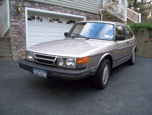 1986 1987 saab 900 base hatchback 2-door 2.0l