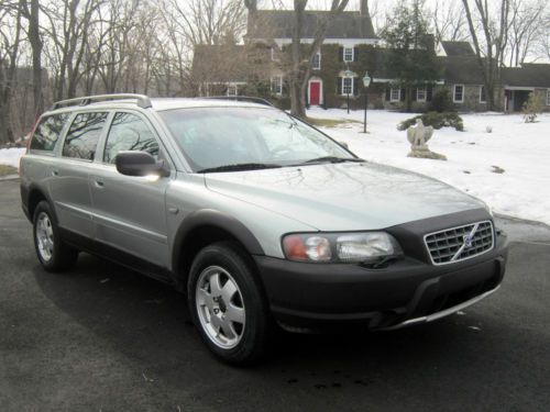 No reserve one owner 2004 volvo xc70 base wagon 4-door 2.5l..needs a mechanic