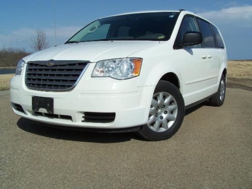2010 chrysler town &amp; country lx