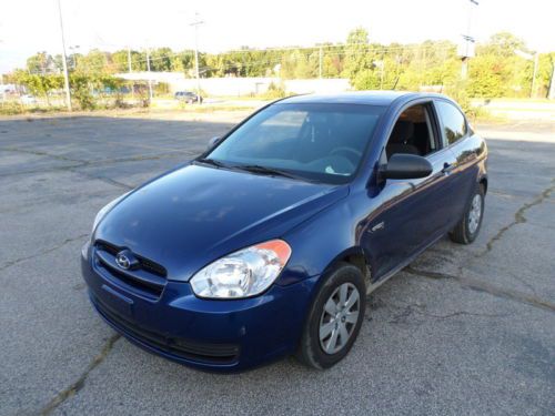 2008 hyundai accent gl hatchback 2-door 1.6l low miles 5 speed manual gas saver