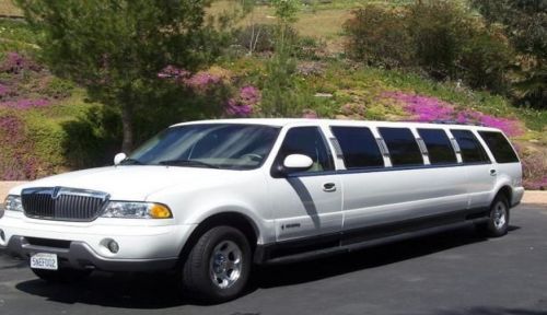 2001 lincoln navigator limo privately owned 96kmi. clean! sharp! ready for prom!