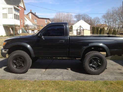 2001 toyota tacoma dlx standard cab pickup 2-door 2.7l 4x4