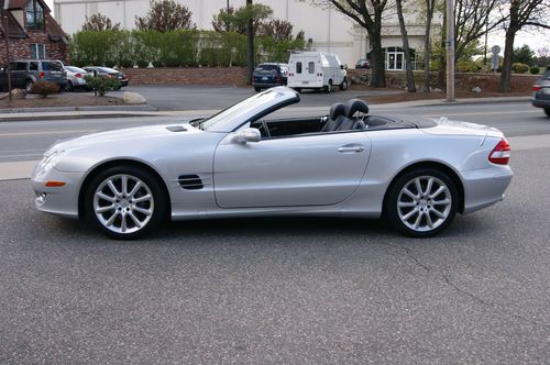 2007 mercedes-benz sl550 base convertible 2-door 5.5l