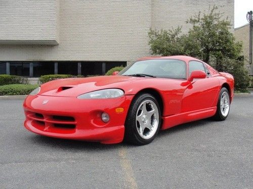 Beautiful 1998 dodge viper gts coupe, only 18,752 miles, just serviced