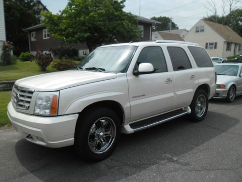 No reserve! escalade! loaded! tv roof captains chairs mint!!! highway miles!