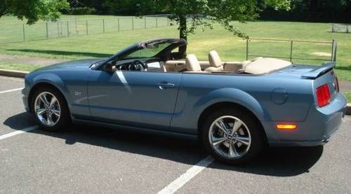 2006 ford mustang gt premium convertible like new