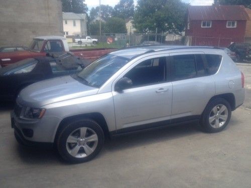 2012 jeep compass 4x4 ~ only 39 miles!!