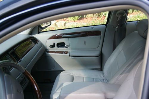 2002 Lincoln Town Car - Low Miles - Adult Driven, image 10
