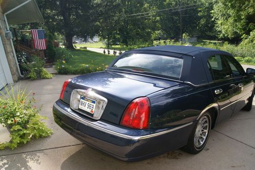 2002 Lincoln Town Car - Low Miles - Adult Driven, image 17