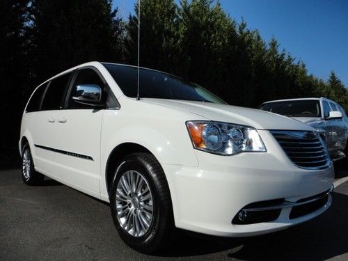 New 2013 chrysler town &amp; country leather - free shipping &amp; airfare at kchydodge!