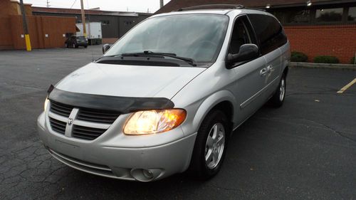 No reserve auction! highest bidder wins! come see this beautiful, clean minivan!