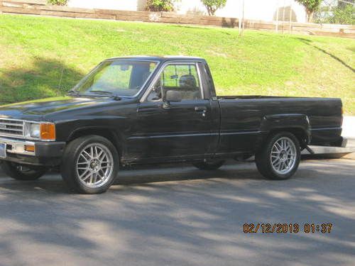 1984 toyota pick up sr5 long bed 4 cil,22r efi 5 speed