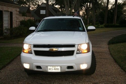 2007 4wd chevrolet tahoe 3lt white with black leather heated seats remote start