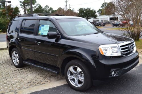 Fwd, ex, 3rd row, rear camera, 22k miles. one owner, clean carfax, florida