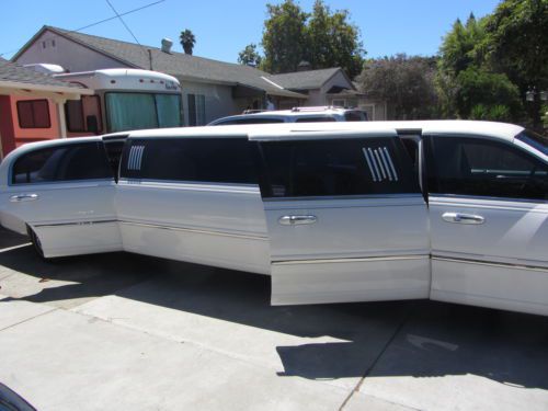 Lincoln town car stretch limo