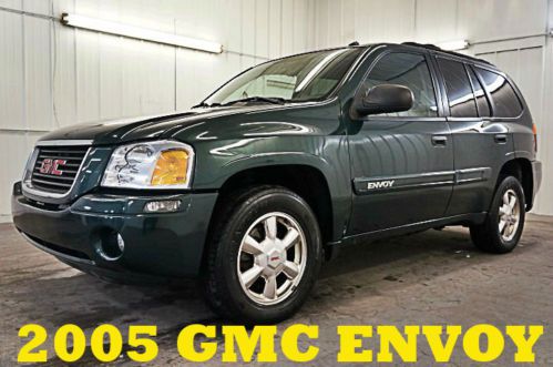 2005 gmc envoy one owner 4wd nice clean runs great wow!!!