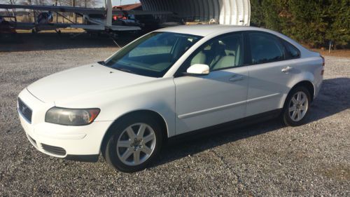 Awd all wheel drive volvo s40 nice car excellent condition rare! priced to sell!
