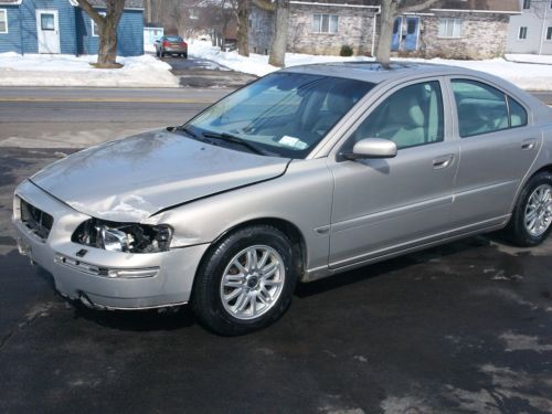05 2005 volvo s60 salvage repairable easy fix nice clean runs and drives!!
