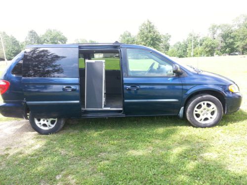 2002 blue good condition handicapped van