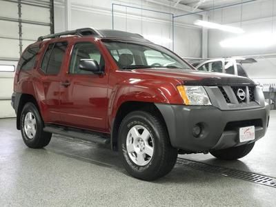 Red 4wd xterra w/ good tires, cloth interior, automatic, boards, 4x4, cd player