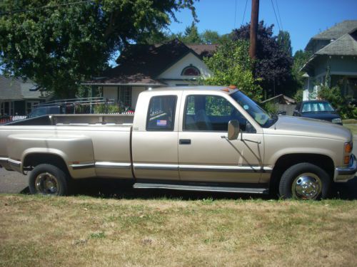 1988 dually, one ton chevy, like new.  58,000 on new engine.