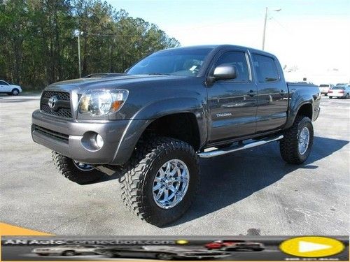Toyota tacoma crew with lift and premium wheels 4wd