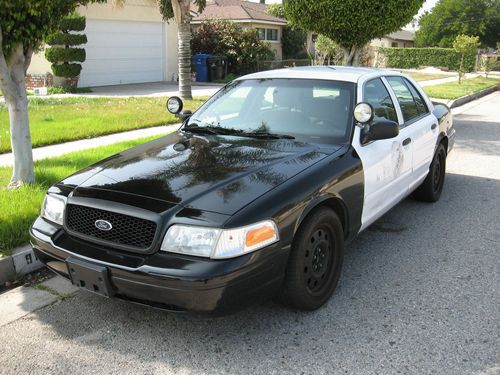 2006 ford crown victoria police interceptor car sedan 4-door 4.6l low miles
