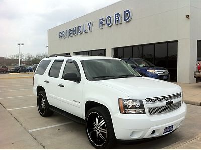 2009 chevrolet tahoe ls 5.3l v8 impeccable condition 24" strada wheels new tires