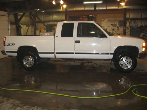 1995 chevy pickup 1500 4x4-good condition