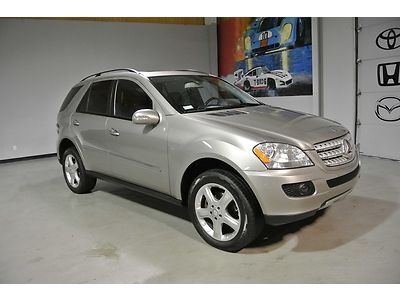Ml350.4matic.awd.perfect carfax.navigation.rear view cam.no reserve.warranty