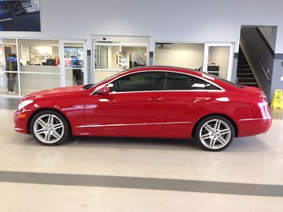 This mercedes has it all !! leather,heated seats, navagation,memory seating,