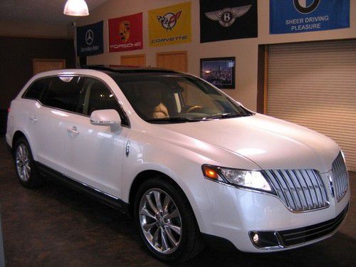 2010 lincoln mkt ecoboost 27k warranty nav camera pano roof heated cool leather!