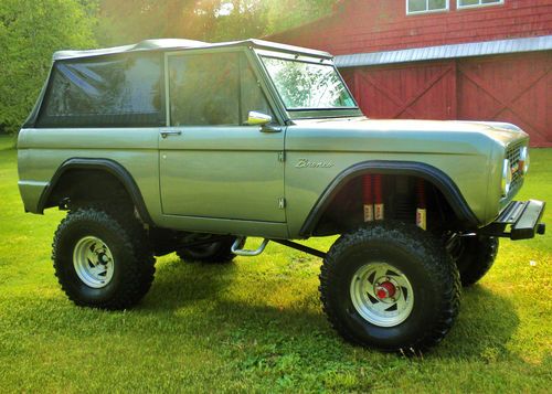1969 ford bronco 4x4 with 4-link, nv4500 5-speed, new paint!!