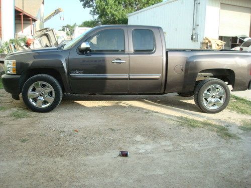 2010 chevy 1500 texas edition 5.3 auto extended cab 4 door 20 innch wheels