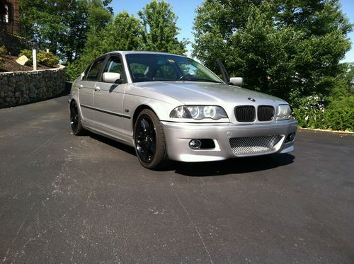 Sell Used 2000 Bmw 328i Base Sedan 4 Door 2 8l M3 Bumper