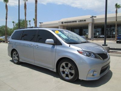 2011 silver automatic v6 sunroof miles:44k 3rd row minivan