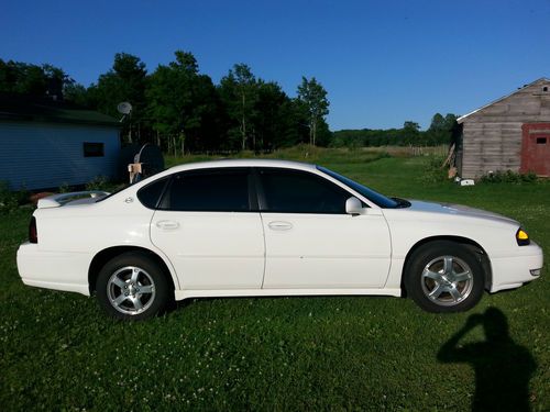 Sell Used White 2005 Chevy Impala Ls Only 47 097 Miles