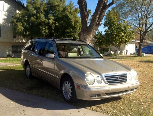 Mercedes e320 4matic wagon with 3rd row seat and many extras- super clean cond!