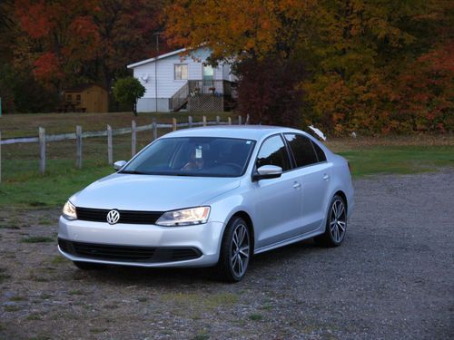 Sell used 2011 Volkswagen Jetta SE Sedan 4-Door 2.5L - 18 ... Sell used 2011 Volkswagen Jetta SE Sedan 4-Door 2.5L - 18 ...
