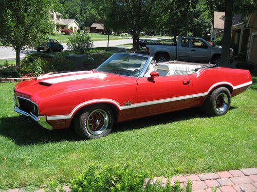 1970 oldsmobile cutlass convertible 442 tribute red white stripes