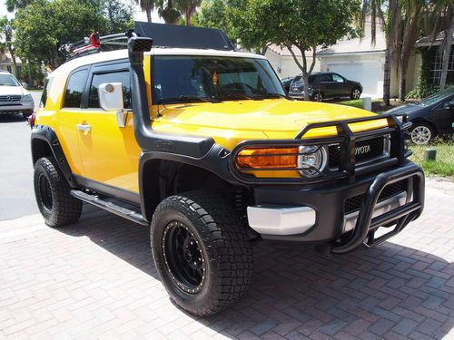 2008 toyota fj cruiser 44k miles 3 inch lift kit 18" wheels 7 year warranty left