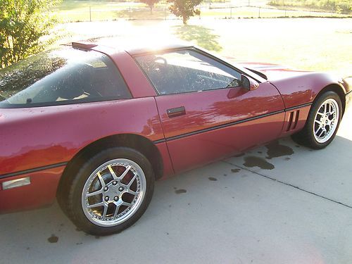 Corvette 1989 near mint ,burgandy with tan inside