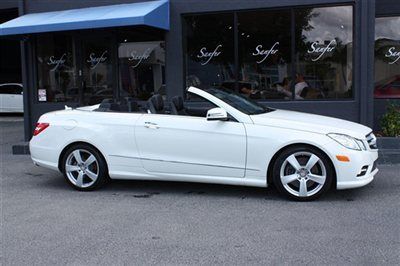 Convertible,white/black,navigation,rear view,financing available,trades accepted