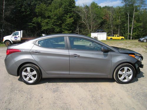 2013 hyundai elantra gls sedan loaded clean and clear title low miles collision