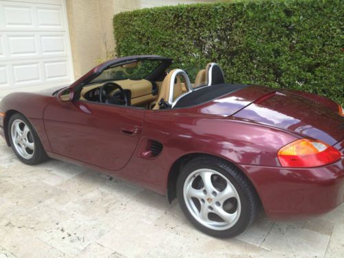 Porsche boxster 1998 base convertable manual tramission, low miles