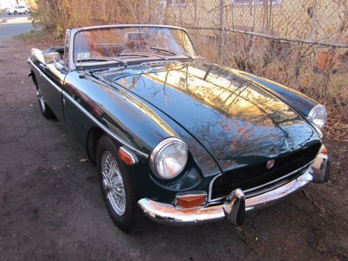 1972 mgb roadster, green, classic vintage convertible w/ wire wheels &amp; overdrive