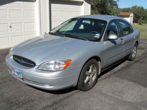 2003 ford taurus  great condition